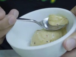 Wow! Ada Es Krim Rasa Pecel dan Rujak, Gimana Rasanya?