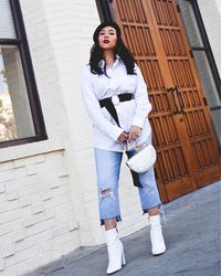 High-Waisted Jeans untuk Tubuh Curvy