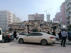 Video Dampak Gempa M 7 di Turki dan Yunani