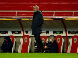 Tottenham Kalah, Jose Mourinho Posting Begini di Bus Tim