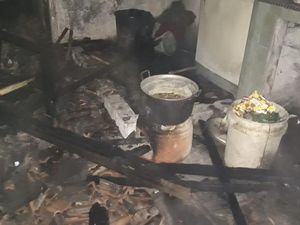 Tersambar Api Saat Tuangkan Bensin, Pedagang Lontong Jepara Terbakar