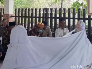 Menunggu Pencipta Lagu Joko Tingkir Ngombe Dawet Muncul dan Minta Maaf Menunggu Pencipta Lagu Joko Tingkir Ngombe Dawet Muncul dan Minta Maaf