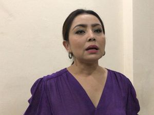 Lebaran Pertama Mayangsari Jadi Yatim Piatu, Tahun Ini Tak Mudik ke Purwokerto Lebaran Pertama Mayangsari Jadi Yatim Piatu, Tahun Ini Tak Mudik ke Purwokerto