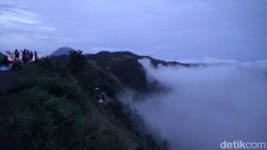 Pesona Negeri di Atas Awan Lumajang