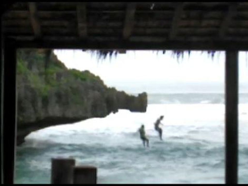 Nggak Nyangka! Ini Alasan 2 Wisatawan Terjun dari Tebing Pantai Gunungkidul Nggak Nyangka! Ini Alasan 2 Wisatawan Terjun dari Tebing Pantai Gunungkidul