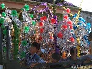 Tradisi Ndhog-ndhogan di Banyuwangi Digelar Sejak Abad ke-18 Tradisi Ndhog-ndhogan di Banyuwangi Digelar Sejak Abad ke-18