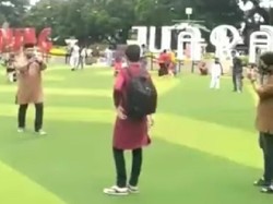Viral Video Wisatawan Terobos Alun-alun Bandung yang Masih Ditutup