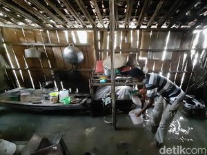 Banjir di Cilacap Perlahan Surut, Warga Mulai Tinggalkan Pengungsian