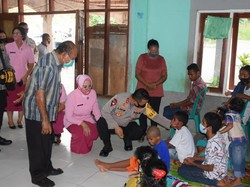 Kapolda NTT Temui Anak-anak Yatim Piatu saat Berkunjung ke Flotim