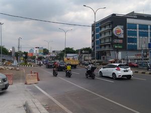 Insiden Saling Tabrak 2 Mobil di Jl Alternatif Cibubur Berakhir Damai