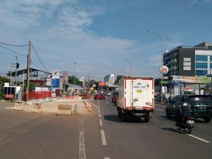 Senggol-senggolan 2 Pemobil di Jalanan Berujung Perdamaian