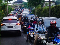 Jalur Wisata Lembang Padat Merayap