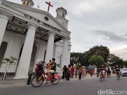 Melihat Antusiasme Wisatawan di Kota Lama Semarang saat Libur Panjang