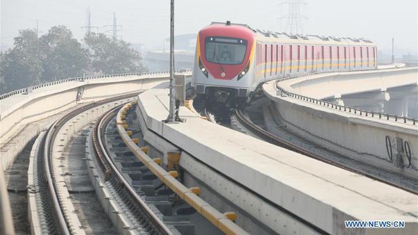 Dibangun China, Ini Penampakan MRT di Pakistan