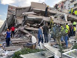 Turki Diguncang Gempa, #PrayForTurkey Menggema Turki Diguncang Gempa, #PrayForTurkey Menggema