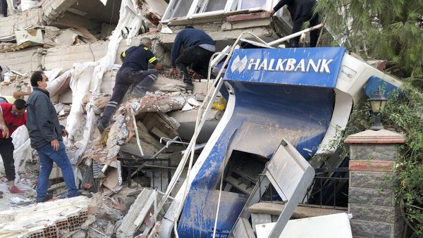 Operasi Pencarian Korban Gempa Turki Terus Dilakukan