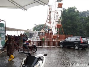 Tempat Wisata di Pasuruan Hujan Saat Long Weekend, Pengunjung Tetap ramai