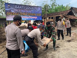 Boinem Kini Bisa Tinggal dengan Nyaman Bersama Cucunya Berkat Azis