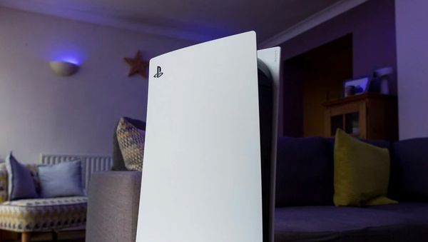 Wujud Nyata PS5, Futuristis Tapi Gambot