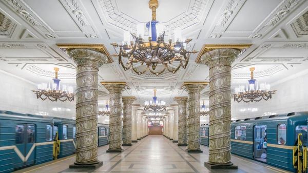 Megahnya Interior Stasiun MRT di Rusia, Serasa Masuk Istana!