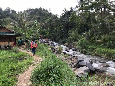 Nagih Banget! Hiking di Sentul
