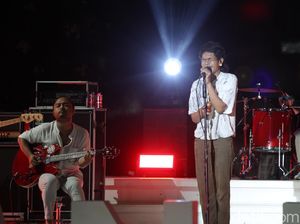 8 Lagu Paling Dicari Sepanjang Tahun 2025 8 Lagu Paling Dicari Sepanjang Tahun 2025