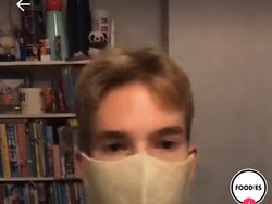 Bikin Masker dari Tortilla, Netizen : Kalau Lapar Bisa Dimakan