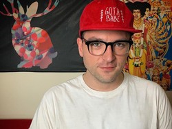 Pria yang Mengaku Kencani Hantu Kini Adakan Pesta Seks Bersama Makhluk Halus