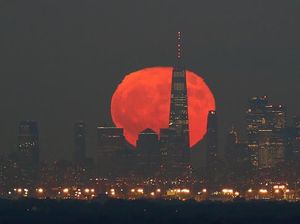 Fenomena Full Hunters Moon Latari Keindahan Kota Manhattan