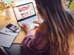 Revisi Aturan Jualan Online Nggak Kelar-kelar, Jokowi Diminta Turun Tangan