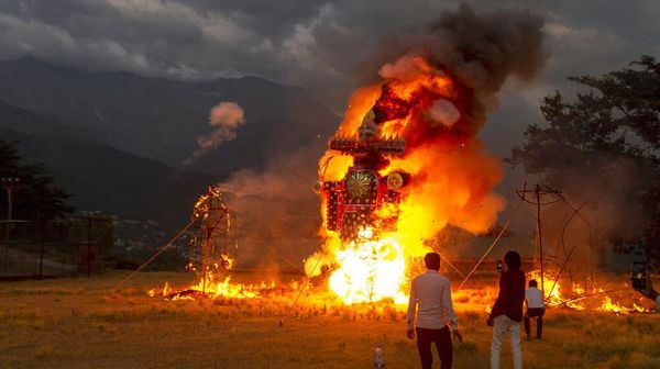 Melihat Festival Dibakarnya Raja Iblis Rahwana di India