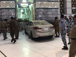 Kronologi Mobil Tabrak Gerbang Masjidil Haram