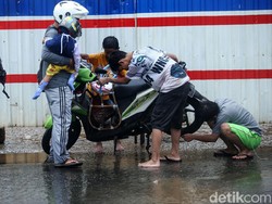 Motor Terendam Banjir, Lakukan Hal Ini