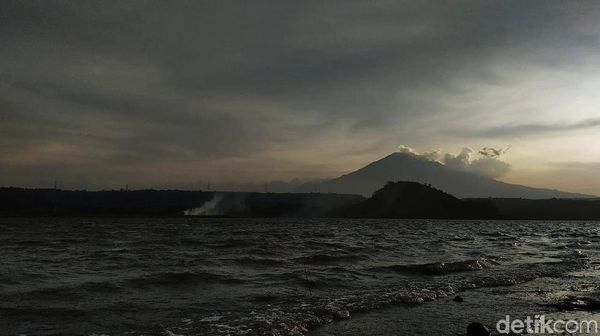 Foto: Waduk Setupatok, Wisata Murah Meriah di Cirebon