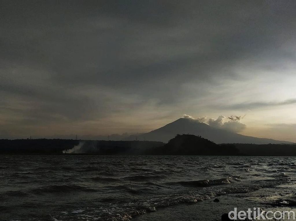 Foto: Waduk Setupatok, Wisata Murah Meriah di Cirebon Foto: Waduk Setupatok, Wisata Murah Meriah di Cirebon