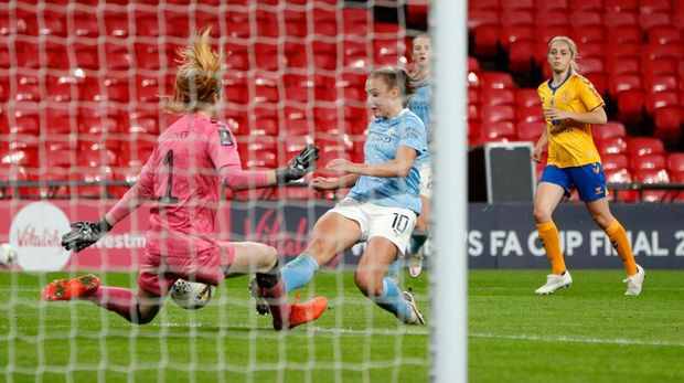 LONDON, ENGLAND - NOVEMBER 01: Georgia Stanway of Manchester City scores her sides second goal during the Vitality Women's FA Cup Final match between Everton Women and Manchester City Women at Wembley Stadium on November 01, 2020 in London, England. Sporting stadiums around the UK remain under strict restrictions due to the Coronavirus Pandemic as Government social distancing laws prohibit fans inside venues resulting in games being played behind closed doors. (Photo by John Sibley - Pool/Getty Images)