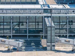 Bandara Termahal Jerman Masih Tetap Terkutuk