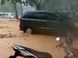 Pantai Simbaronce Trenggalek Sempat Dilanda Banjir Lumpur
