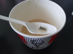 Wanita Ini Geram Temukan Baut di Bubur KFC, Begini Kisahnya