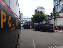 Barracuda-Water Cannon Siaga, Begini Suasana Jelang Demo di Kedubes Prancis