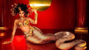 Cardi B Jadi Jelmaan Ratu Ular