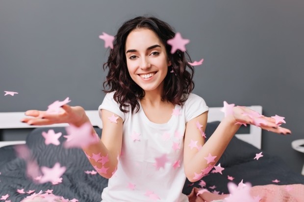 Kamu mungkin mulai memikirkan cara untuk berada di dekat mereka juga, dengan cara memperhatikan minat mereka dan mengikutinya dengan harapan dapat membantu memperkuat ikatan di antara kalian.