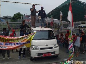 Pabrik Kabel Kendaraan di Mojokerto Didemo, Warga Tuntut Pengelolaan Limbah Pabrik Kabel Kendaraan di Mojokerto Didemo, Warga Tuntut Pengelolaan Limbah