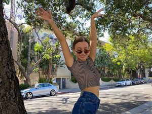 Ini Pose Foto yang Bikin Kamu Makin Imut, Lagi Tren di Instagram