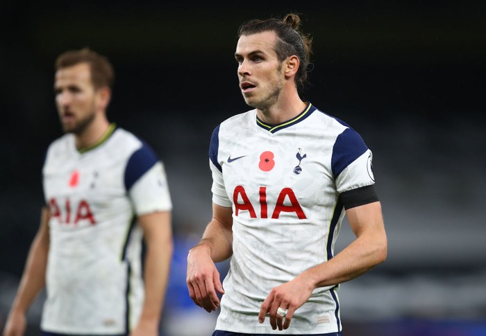 LONDON, ENGLAND - NOVEMBER 01: Gareth Bale of Tottenham Hotspur looks on during the Premier League match between Tottenham Hotspur and Brighton & Hove Albion at Tottenham Hotspur Stadium on November 01, 2020 in London, England. Sporting stadiums around the UK remain under strict restrictions due to the Coronavirus Pandemic as Government social distancing laws prohibit fans inside venues resulting in games being played behind closed doors. (Photo by Julian Finney/Getty Images)