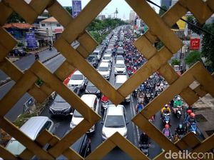 Mereka yang Tolak Libur Panjang Dipangkas