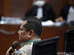 Video Irjen Napoleon Didakwa Terima Suap Rp 6 Miliar
