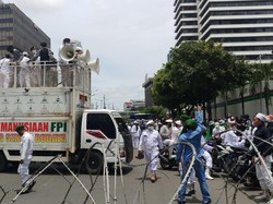 Massa FPI Mulai Berdatangan ke Kedubes Prancis, Bawa Mobil Komando