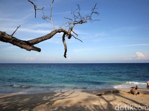 Melihat Keindahan Pantai Paal Likupang