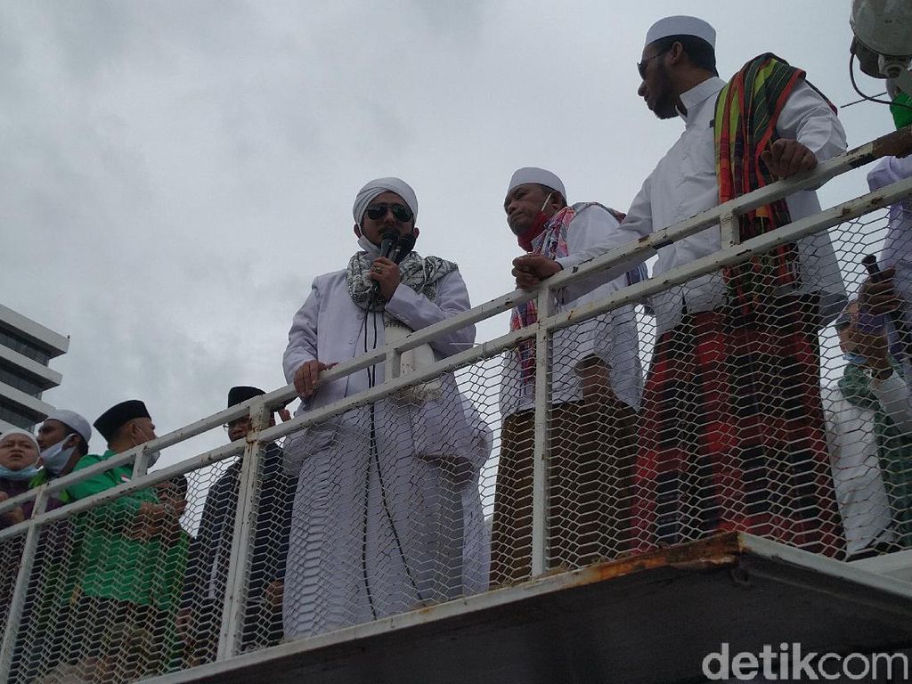 Mantu Habib Rizieq Sebut Bocah Pelaku Pemenggalan di Prancis Pahlawan Mantu Habib Rizieq Sebut Bocah Pelaku Pemenggalan di Prancis Pahlawan